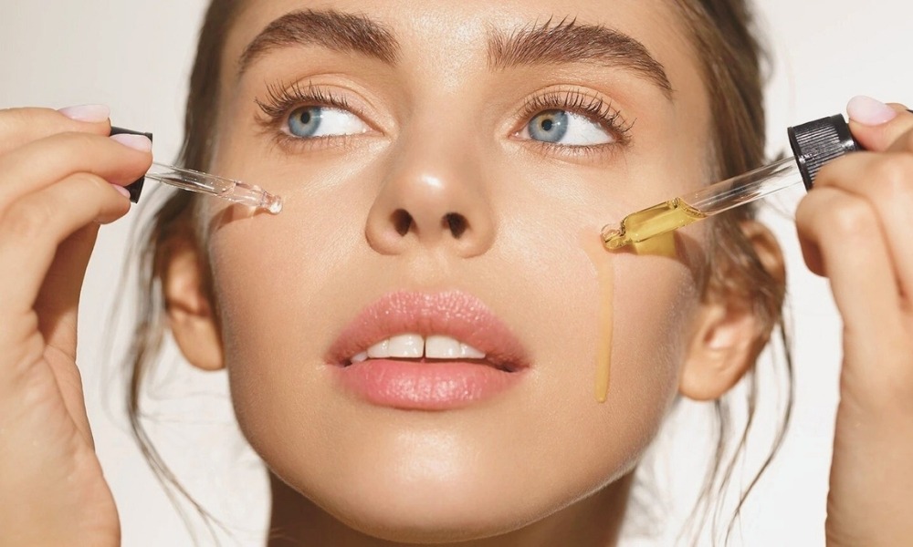 Die besten Gesichtsreiniger & Peelings für strahlende Haut