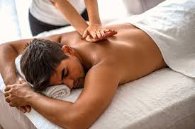 Hot Stone Massage Therapy: Benefits and Cautions 2025